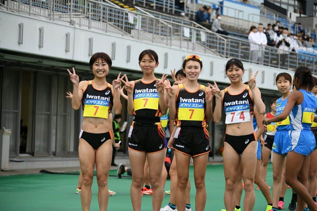 塩見綾乃さんのインスタグラム写真 - (塩見綾乃Instagram)「・ 関西実業団  800m🥇400m🥈マイル🥇 連戦からの1日3種目さすがにきっつい🫠笑 来年も頑張ります😇  マイル2連覇✌️」5月16日 19時44分 - shioajiiii