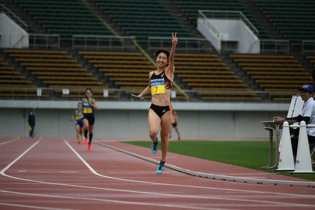 塩見綾乃さんのインスタグラム写真 - (塩見綾乃Instagram)「・ 関西実業団  800m🥇400m🥈マイル🥇 連戦からの1日3種目さすがにきっつい🫠笑 来年も頑張ります😇  マイル2連覇✌️」5月16日 19時44分 - shioajiiii