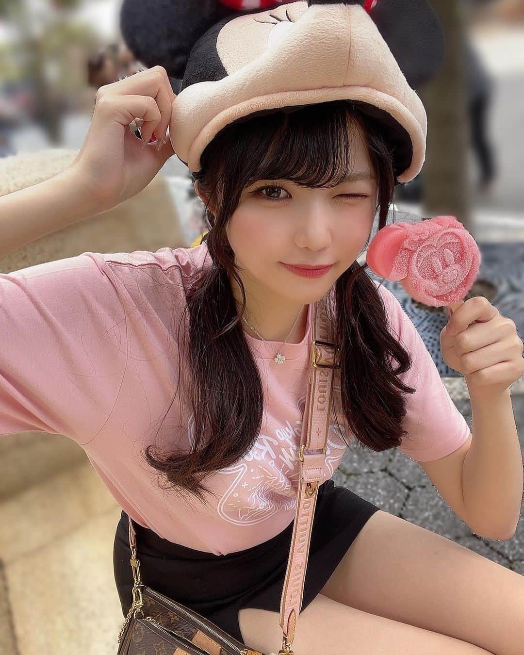 月愛きららのインスタグラム：「せかいいちたのしいばしょ🐭🏰🌈  #03 #disney #disneysea #ディズニー #ディズニーコーデ #disneyfan #アイドル #🐭🏰」