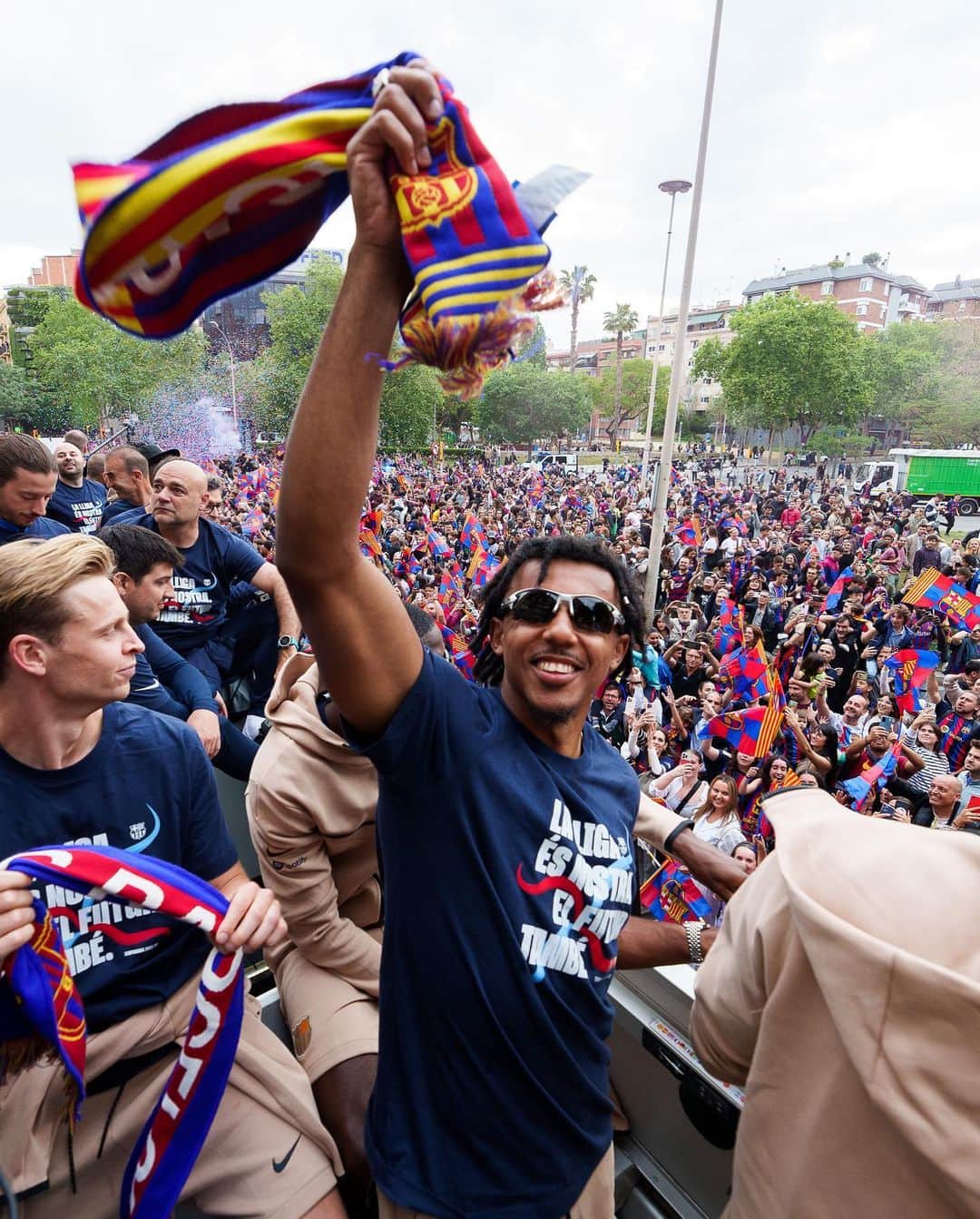FCバルセロナさんのインスタグラム写真 - (FCバルセロナInstagram)「La lliga és nostra. El futur també.」5月16日 19時50分 - fcbarcelona