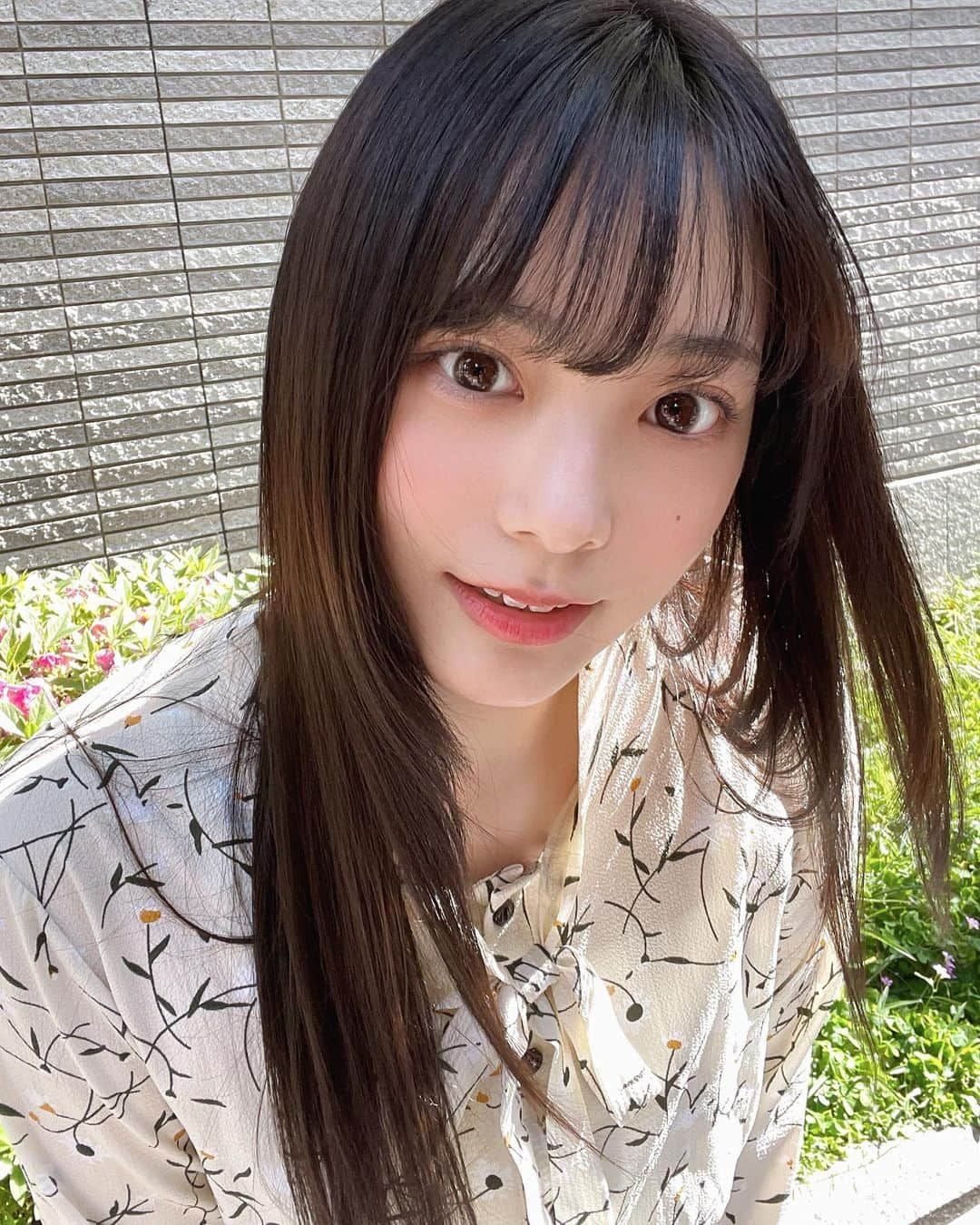 李始燕さんのインスタグラム写真 - (李始燕Instagram)「5月16日(今日)生まれの天使👼  .  .  .  .  .  .  .  .  .  .  .  .  .  #00 #00line #00년생 #22歳 #23 #ootd #fyp #fypシ #daily #osaka #japan #korean #関西 #大阪 #韓国 #韓国ファッション #韓国語 #ワンピースコーデ #ワンピース #ロングヘア #ストレートヘア #원피스 #원피스 #오사카 #오사카여행 #일본여행 #일본 #생일 #誕生日 #誕生日プレゼント #생일케이크」5月16日 19時58分 - siyo.co.kr