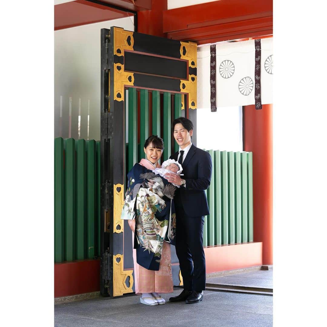 KOBOのインスタグラム：「赤坂日枝神社でお宮参り⛩  おめでとうございました📸  #お宮参り撮影 #お宮参り写真」