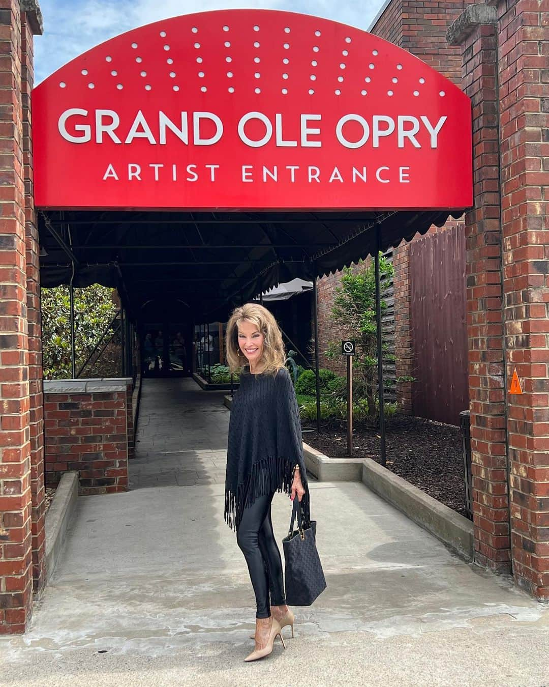 スーザン・ルッチさんのインスタグラム写真 - (スーザン・ルッチInstagram)「Rehearsal time in Nashville❤️🎼💃🏽」5月16日 19時54分 - therealsusanlucci