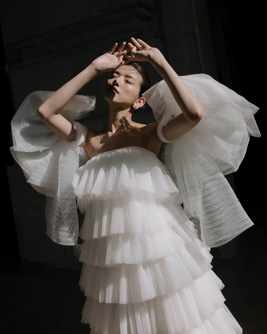 畑井咲耶のインスタグラム：「@theivorybridal  @iluminen.singapore」