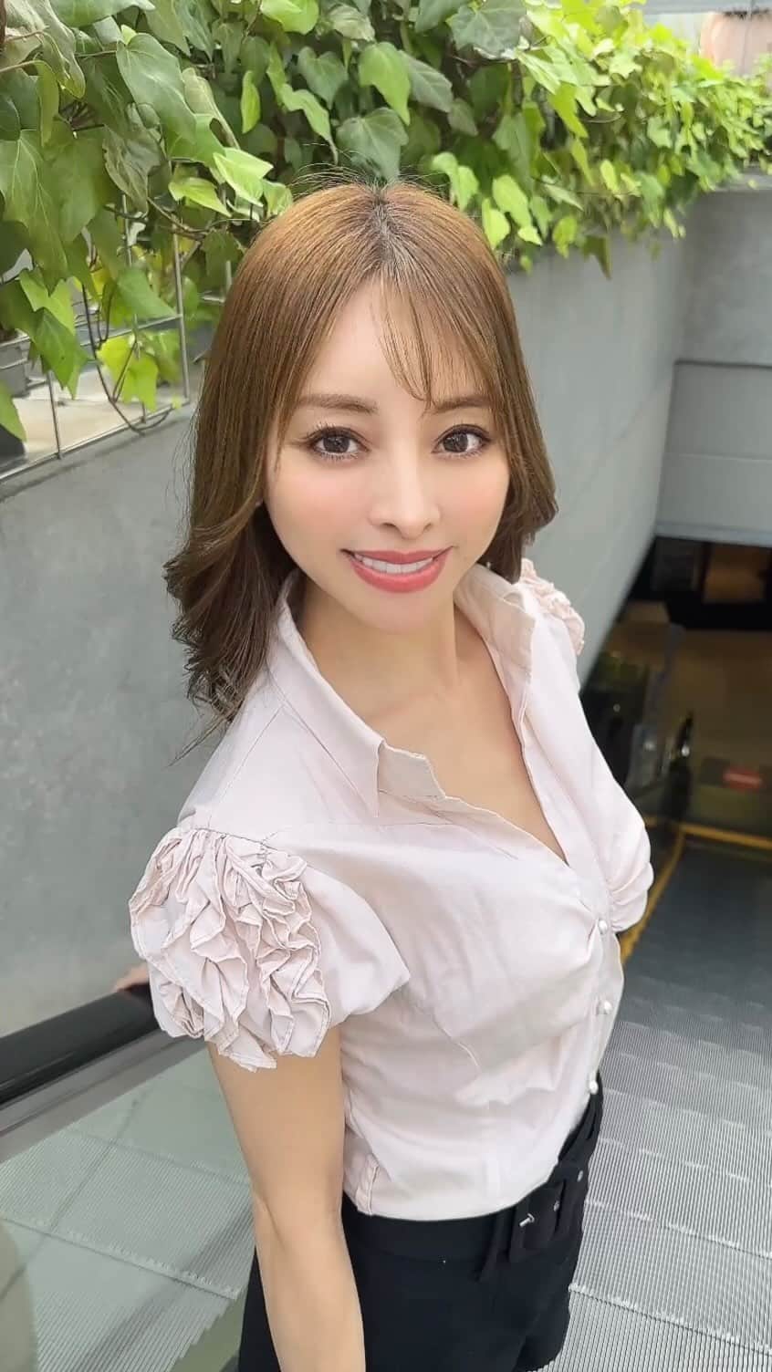 大迫麗香のインスタグラム：「後ろ姿や全身のバランスって意外と見られてることが多いって知ってた？ 顔だけ頑張ってるのは勿体ない！ トレーニング @gym_esuji でトータルビューティ目指そ？  #美ボディ #ベストボディジャパン  #女性専用ジム  #美ボディ女子 #恵比寿パーソナルトレーニング #恵比寿ジム #パーソナルトレーニング東京 #代官山パーソナルジム #渋谷パーソナルジム #恵比寿パーソナルジム」