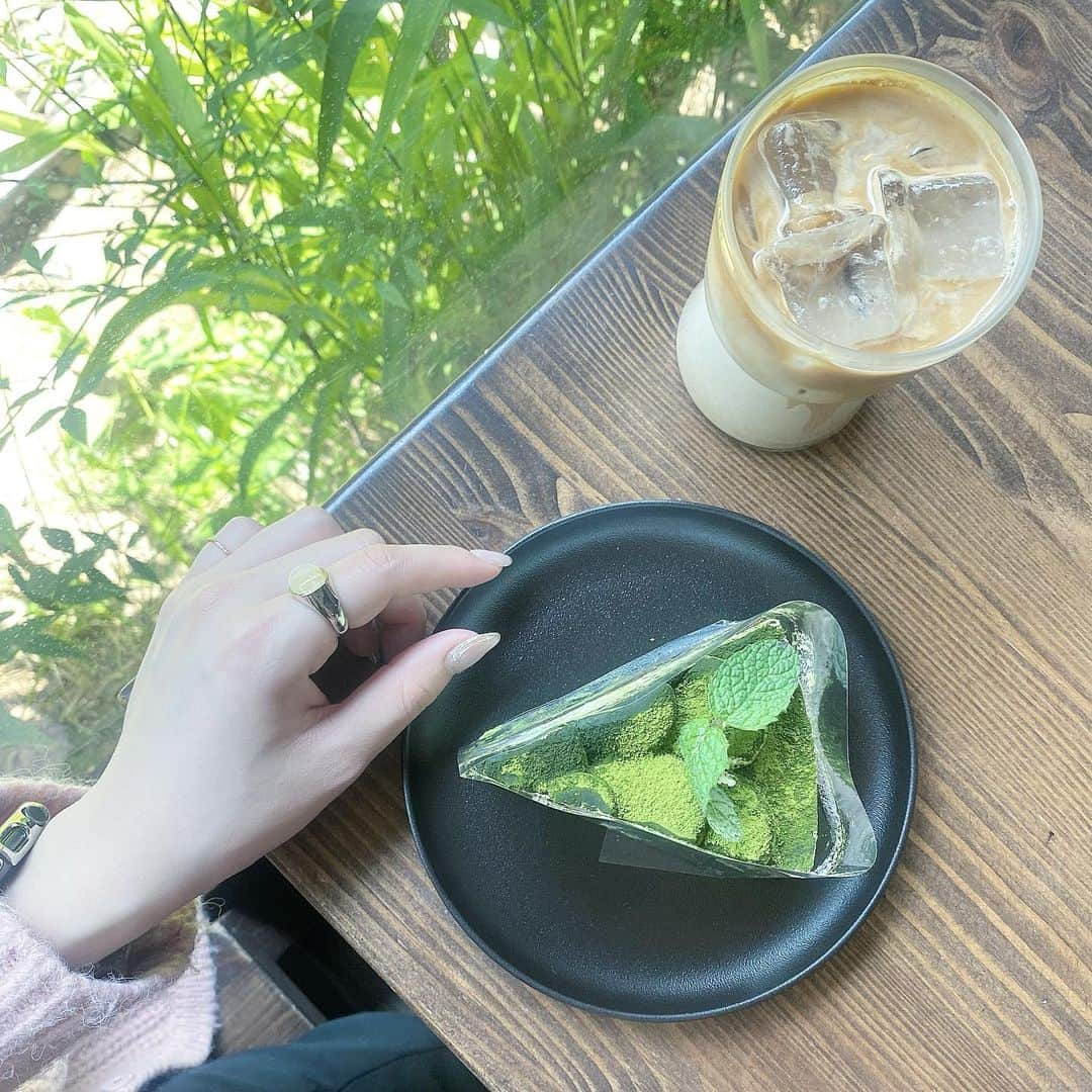 内藤沙季のインスタグラム：「ナクウォンヨクカフェ☕️ 抹茶のケーキも美味しかった🌿 素敵な空間でした💓  #익성동#ナクウォンヨク#カフェ#韓国#韓国カフェ#korea#cafe#ソウルカフェ#カフェ巡り#旅行#✈️ #낙영원카페#益善洞#イクソンドン」