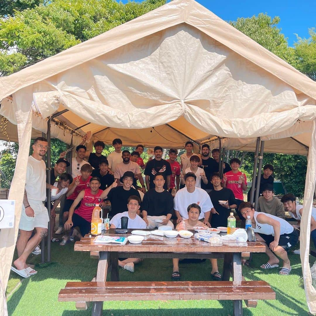 山中亮輔さんのインスタグラム写真 - (山中亮輔Instagram)「BBQ🍖 めちゃ美味しかった！！  @goodbbq_maishima さん素敵なBBQ場をありがとうございました😊  #bbq  #セレッソ大阪  #cerezoosaka」5月16日 20時15分 - yamanaka_ryosuke24