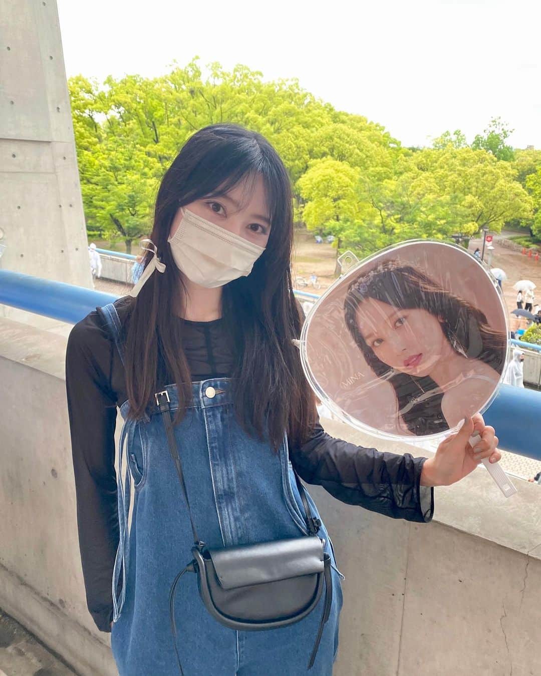 けいこのインスタグラム：「雨でカッパ着てずぶ濡れになったライブ☔️ 　 トロッコ近くて めっっちゃ可愛くて楽しくて最高だった💕 　 大好きだ~~！ありがとう🥰 @twicetagram」