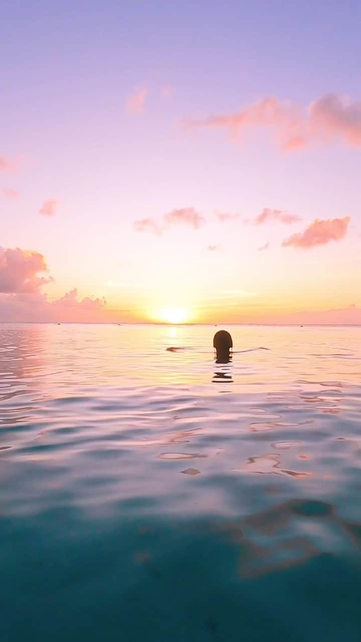のインスタグラム：「Can you feel the vibrant island energy of Mauritius? @mauritius.tourism   Mauritius is an island paradise with breathtaking mountainous landscapes, surrounded by postcard perfect beaches 🏝️  It’s a melting pot of many diverse cultures, coming together to create such a rich tapestry of experience. Be ready for a dynamic sensory journey with a vibrancy you can see, feel, hear and taste in many ways. Enjoy vivid sunrises and sunsets, make sure to watch a traditional Sega performance and indulge in the incredible array of flavours in their local cuisine. It also wouldn’t be a trip to Mauritius without a rum tasting or two 🍹   Mauritius has been all about the slow moments for me. Rainbows after soft rain showers, sunset swims, diving into the incredible underwater world and long lunches in the homes of locals. It’s been both the journey and the experience.   The great news for Perth folks is you can now fly direct from Perth to Mauritius via @airmauritius ✈️ One flight and you can be sipping Pina coladas on the most idyllic beaches and exploring this beautiful culture and heritage 🏝️  Hands up who’s been to Mauritius? Is it on your bucket list?   #MauritiusNow #mauritius #airmauritius #africa #beautifuldestinations #lemorne #snorkeling #islandlife #sunsets #beachlife #travelcommunity #tlpicks #earthpix #mermaidlife」
