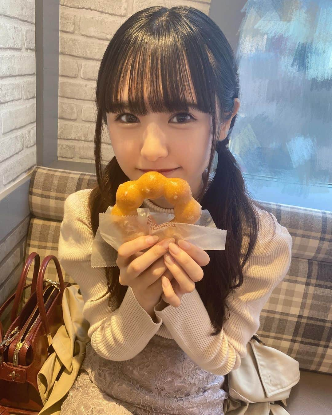 長南舞さんのインスタグラム写真 - (長南舞Instagram)「最近ポンデリング好きです🍩  #ドーナツ #ミスド #ポンデリング #ツインテール」5月16日 20時12分 - chonanmai