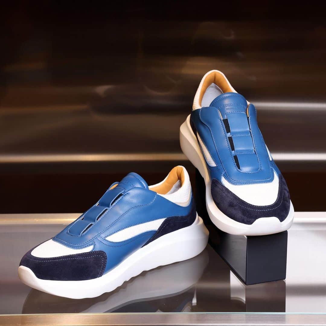 アテストーニのインスタグラム：「Sporty-yet-stylish these sneakers are made of recycled fabric and chrome-free suede, and designed for urban adventurers just like @stanleysc_ of MIRROR band fame.  @amedeotestoni_official  #TESTONI #Stanley #TestoniShoes #STANLEYwithTESTONI @K11MUSEA #K11MUSEA」