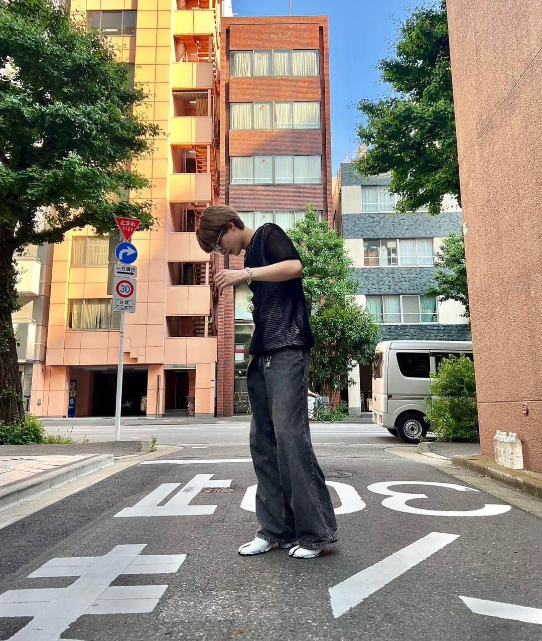 日之出莉久のインスタグラム：「ㅤㅤ 止まれ🚫 #fashion」