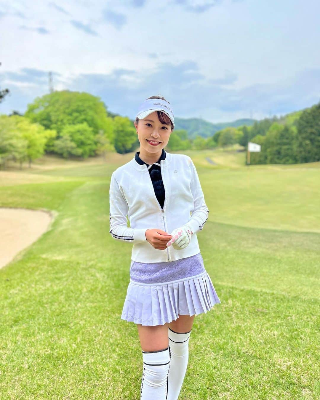 萩原菜乃花さんのインスタグラム写真 - (萩原菜乃花Instagram)「テクゴル撮影コーデ⛳️  全身 @lecoqsportifgolf_rijoume ♡ 色味も形もすべてがかわいすぎる🥹 中に着ているポロシャツも襟が丸くてかわいいの！ また今度アップします🌸  テクゴル出演回は5/20からー！ ゴルフネットワークです！  #テクゴル#ゴルフレッスン#レッスン番組#ゴルフ#ゴルフ女子#ゴルフ男子#ゴルフウェア#ゴルフコーデ#ルコック#リジューム#撮影#golf」5月16日 20時38分 - nanoka_hagiwara