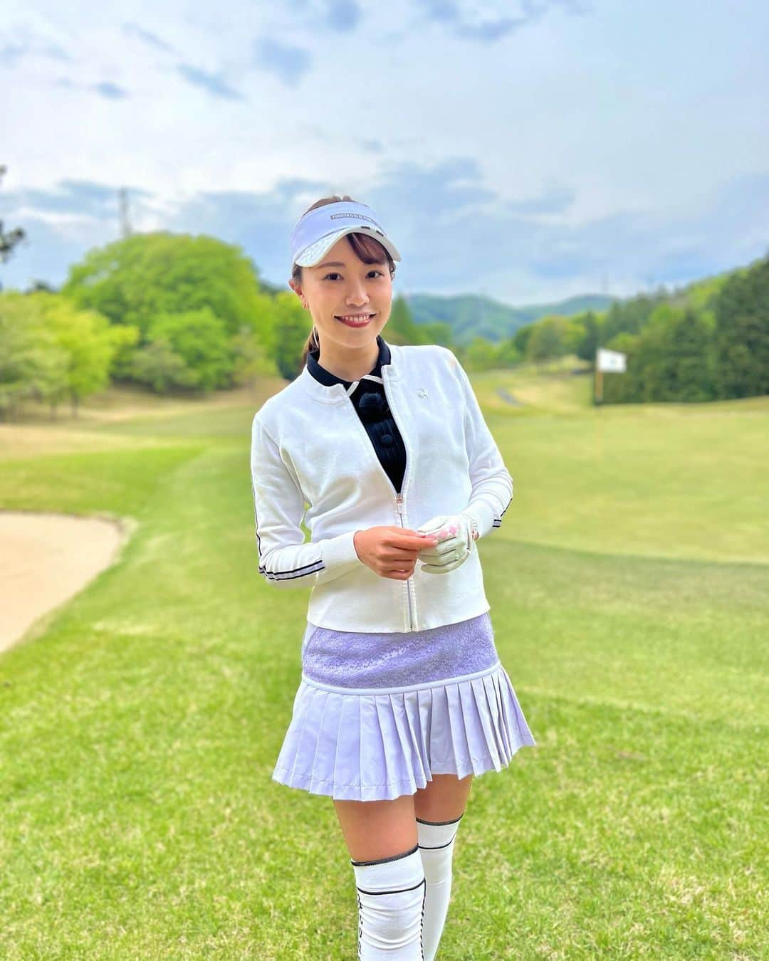 萩原菜乃花さんのインスタグラム写真 - (萩原菜乃花Instagram)「テクゴル撮影コーデ⛳️  全身 @lecoqsportifgolf_rijoume ♡ 色味も形もすべてがかわいすぎる🥹 中に着ているポロシャツも襟が丸くてかわいいの！ また今度アップします🌸  テクゴル出演回は5/20からー！ ゴルフネットワークです！  #テクゴル#ゴルフレッスン#レッスン番組#ゴルフ#ゴルフ女子#ゴルフ男子#ゴルフウェア#ゴルフコーデ#ルコック#リジューム#撮影#golf」5月16日 20時38分 - nanoka_hagiwara