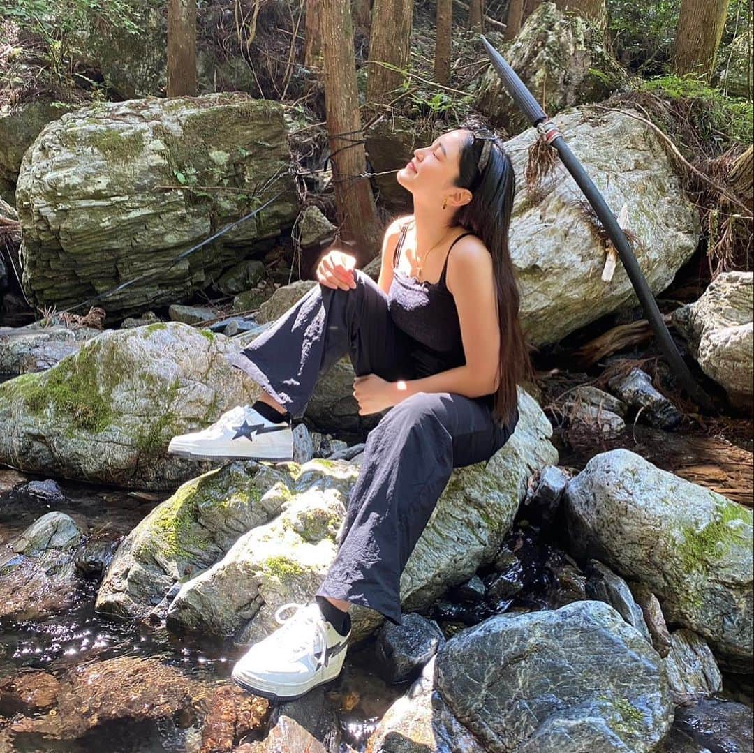 モラレスしれなさんのインスタグラム写真 - (モラレスしれなInstagram)「in 徳島  🌲🐞🚰💧🪨🍂🐍  水も生き物も全部大切！！！🌏💖  #nature #tokushima #雨乞いの滝」5月16日 20時48分 - keinarosario