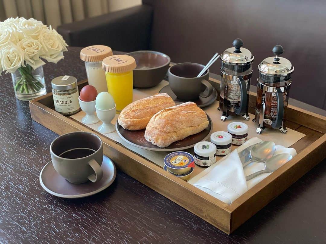 桐島かれんのインスタグラム：「朝はルームサービス。  #NYC」
