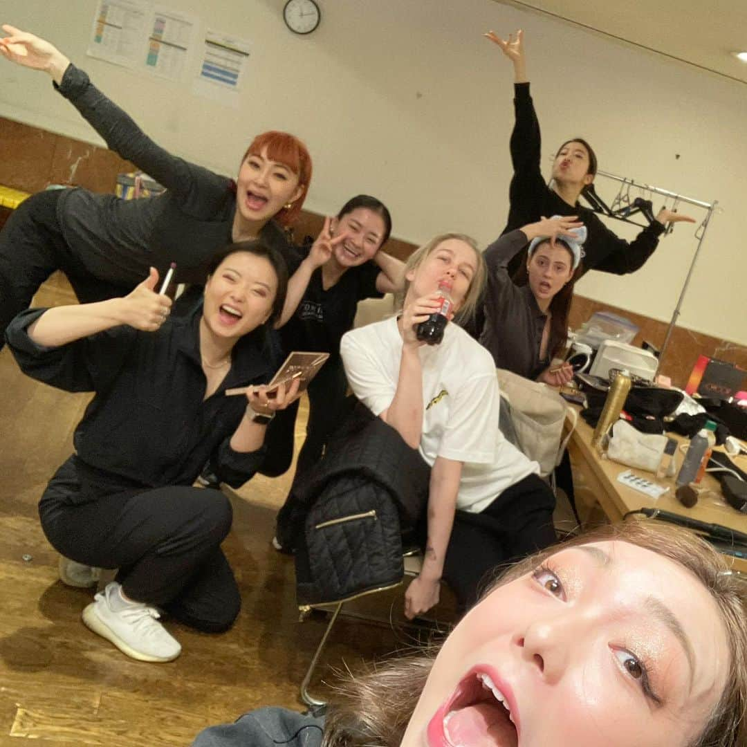 本郷理華さんのインスタグラム写真 - (本郷理華Instagram)「ICE EXPLOSION 2023 in FUKUOKA🔥⛸️❄️💥  最高すぎました！！ もう一度出来て嬉しかったです！(またやりたい) 1月の新横浜公演に続き、こんなカッコいいアイスショーに出演させて頂けた事が本当に嬉しくて、幸せな時間でした！ありがとうございます🙇🏻‍♀️ 前回の公演ですらこのショーカッコ良すぎる！と思っていたのに、今回は更にパワーアップしていました🔥 6公演は長いようでとても短かったです！あっという間に終わってしまいました🥹 また皆さんと滑りたいです😆⛸️ みんな大好きです🥰 Thank you everyone🥰 Miss you already 🥹 I hope to see you again soon !!」5月16日 20時56分 - rika_hongo