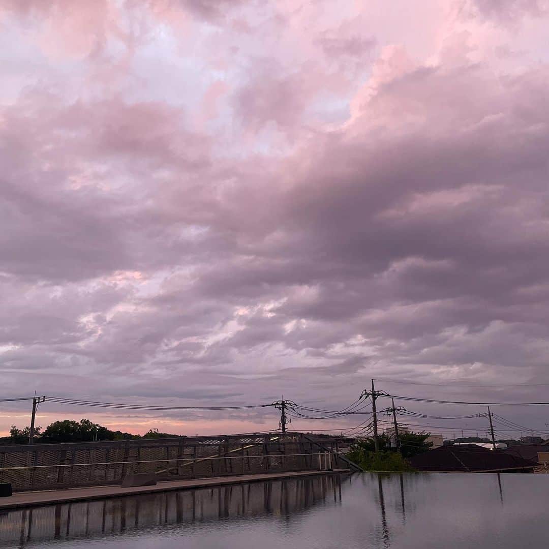 新田湖子さんのインスタグラム写真 - (新田湖子Instagram)「ピンクすぎる空🌸🌸」5月16日 21時07分 - coconitta0809