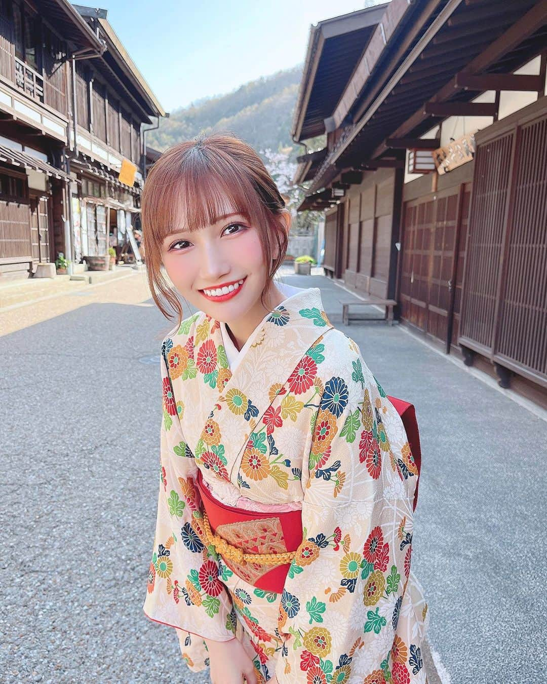 小日向くるみさんのインスタグラム写真 - (小日向くるみInstagram)「「次はどこ行く？」     五平餅食べたすぎて長野まで！ 遠かったけど楽しかったー✨ せっかくなので着物で町歩き。 和装好きだからうきうきしちゃった🤗     #長野観光 #奈良井宿 #町歩き #着物女子  #japanesegirl #japan_of_insta #followme #kawaii #職業天使 #君の彼女 #彼女感 #裸眼 #裸眼女子」5月16日 21時00分 - krm0217