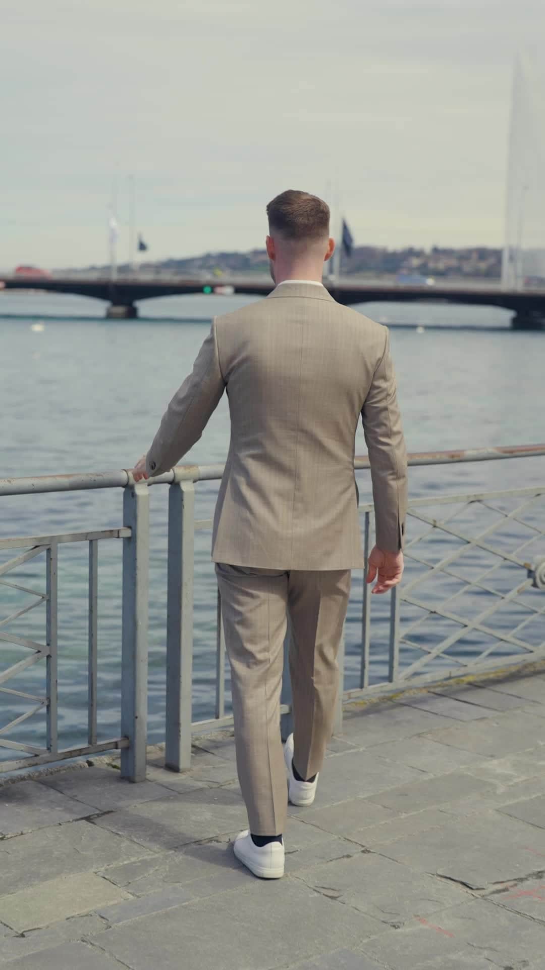 のインスタグラム：「Embark on a journey of elegance and comfort as you explore the world with our MILLENNIAL® Collection.  Bunch : 301 - MILLENNIAL® Ref : 838134  #dormeuil #luxurytailoring #tailormade #luxuryfabrics #bespoketailoring #luxurynaturalfibers #ethicalcloth #sustainablefashion #sustainableluxury #1842paris #millennial」