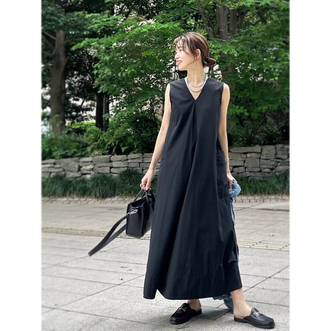 のインスタグラム：「* * ひさしぶりのお天気🌞 と 思ったら 暑かった〜🌞 明日は 更に 暑くなるそう🌞 * そんな日にピッタリな @elendeek のワンピース * サラッとした生地で おうちでお洗濯もできます * 付属のベルトをつけて着たら また違ったシルエットに * #elendeek #エレンディーク #tentpocketop  #PR  #アメブロ更新しました」
