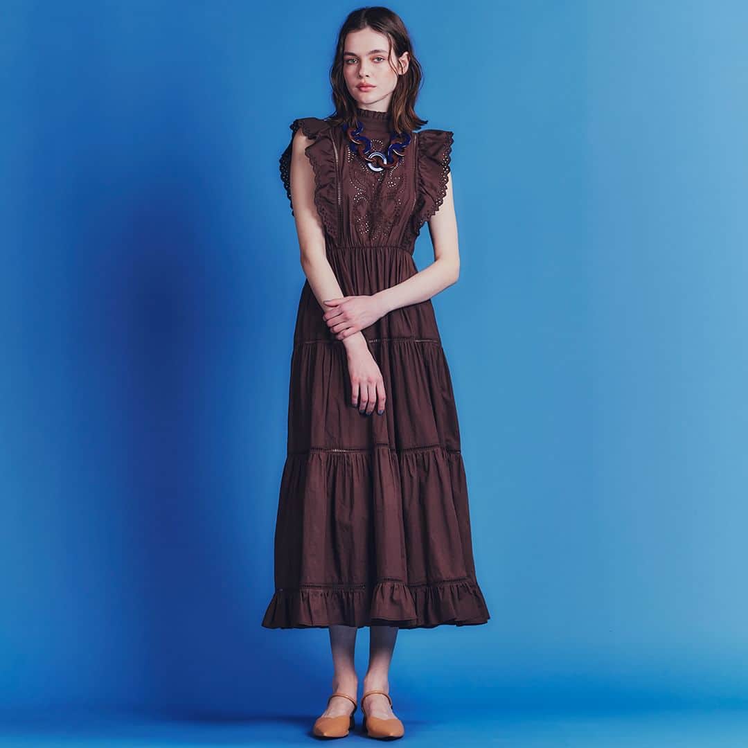 Double Standard Clothingのインスタグラム：「. 《'23 PRE FALL COLLECTION PRE ORDER》 予約受付期間：5.16(Tue) - 5.24(Wed) . [DRESS] DSC / ボーラー刺繍マキシワンピース(予約) price. 50,600円(税込) color. ブラウン / ブラック size. 36 / 38 . お届け予定...6月中旬 ------------------------------------------- #doublestandardclothing #tokyo #DSC #sov #nightstore #2023prefall #preorder #fashion #ootd」