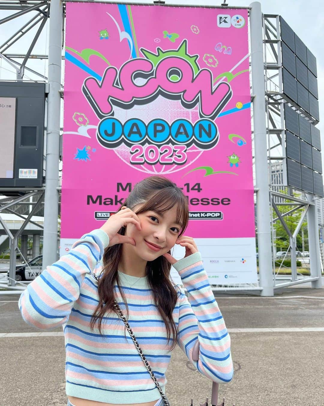 菊池柚花さんのインスタグラム写真 - (菊池柚花Instagram)「. . . 先日、幕張メッセで行われた KCON JAPAN 2023に行ってきました☺︎ 世界最大規模のKカルチャーフェスティバルです🇰🇷  私の大好きなLESSERAFIMに会えました😭 ミーグリ（Meet & Greet）が当選して、至近距離で女神たちを拝めて…🥺🙏🏻  推しのユンジンが目の前で指ハートをしてくれて🫰🏻 幸せすぎてその場に倒れちゃいそうでした… 推しは尊いですね😭  沢山パワーを貰ったので、毎日頑張れてます💗」5月16日 21時11分 - kikuchiyuuka