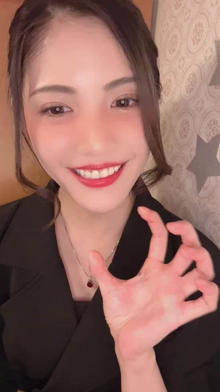 美沙玲奈のインスタグラム：「✨マクアケ初日✨ということで、 数年ぶりのインスタライブしてみた🤭 突然だったのに来てくれてありがとう！ またひょっこりつけると思います👋🏻✨  #数年ぶり #インスタライブ #アーカイブ #ドキドキ #マクアケ #初日 #記念」