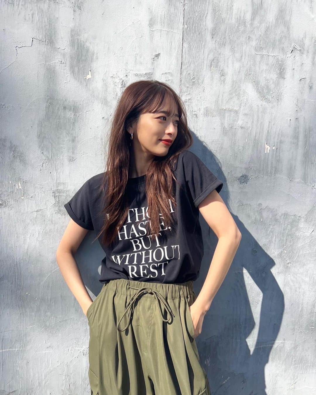 近藤千尋のインスタグラム：「イメージモデルをさせていただいている しまむらさんが、 今年でなんと70周年！ おめでとうございます👏🩷🩷 CMや店頭に並んでる自分を 見に行くと嬉しくなります🥹❗️笑  これからもよろしくお願いします☺️💗  #しまむらコーデ #しまむら70周年　 #しまむら購入品 #しまパト #FLASHBLUE」