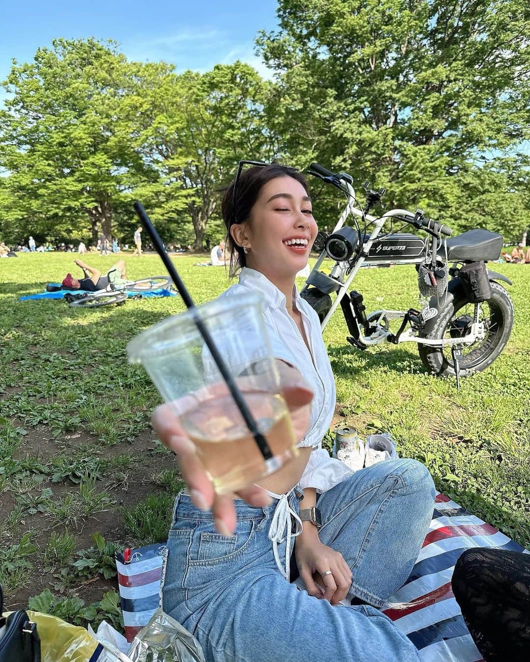 UESUGIRINAさんのインスタグラム写真 - (UESUGIRINAInstagram)「Picnic🧺🌿‪‪❤︎‬  GW代々木公園でピクニックした日🩶 天気よくて最高だった〜☀️    #yoyogipark #picnic」5月16日 21時30分 - uerina__.t