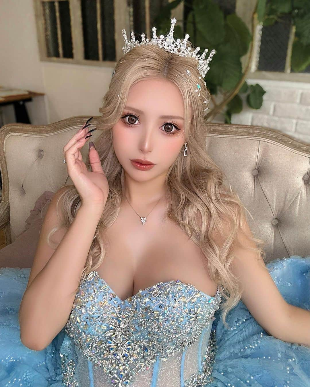 甲村仁絵さんのインスタグラム写真 - (甲村仁絵Instagram)「シンデレラ👸🏼💎笑 ってみんなが言ってくれるからそういうことにしとこ？😮‍💨💕💕  #シンデレラ 風　#シンデレラドレス #sugar #ドレス #dress」5月16日 21時43分 - hitoe_style