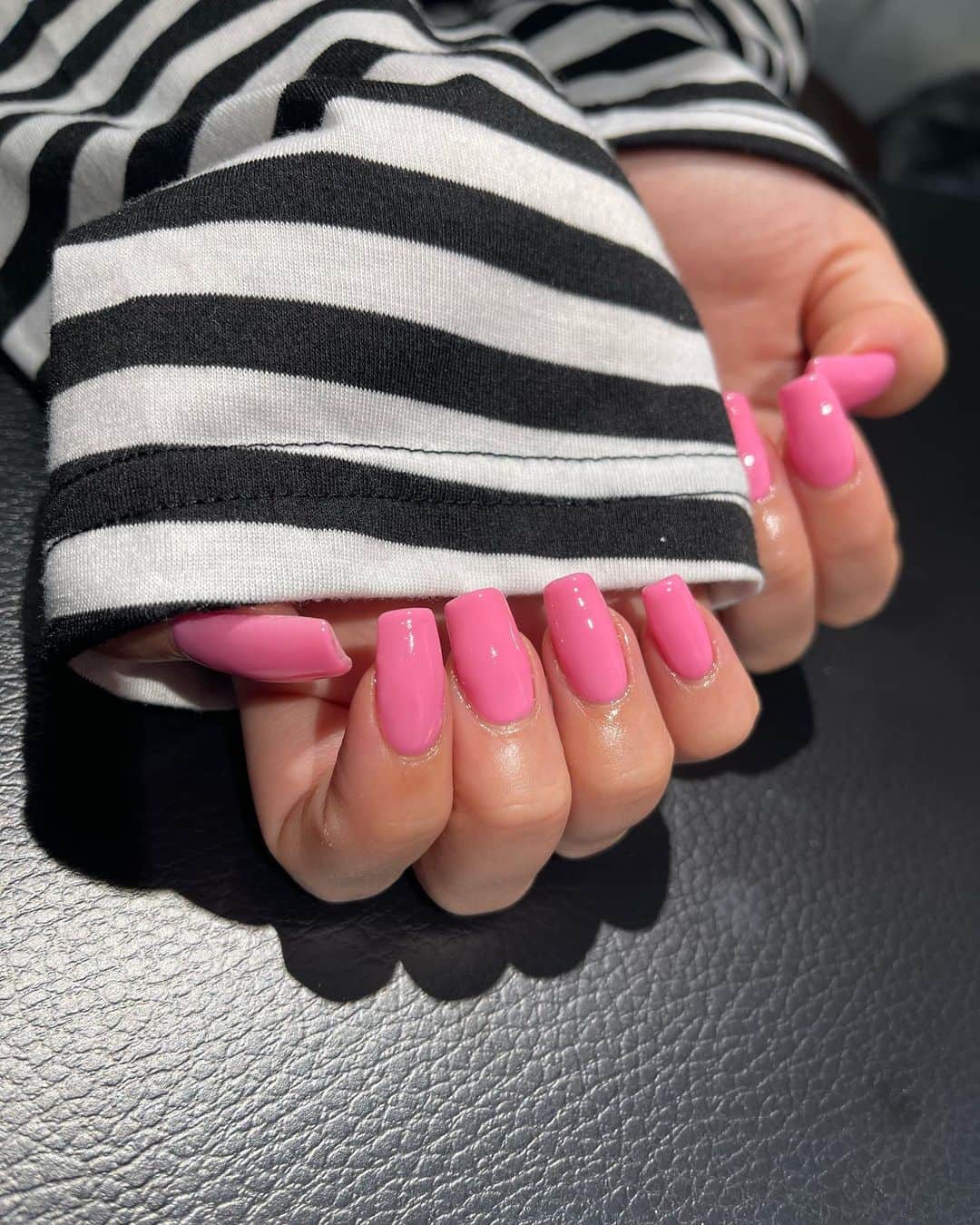 工藤紋華のインスタグラム：「@nails.10ayaka   #北九州ネイル #おしゃれネイル #ニュアンスネイル #インクネイル #個性的ネイル」