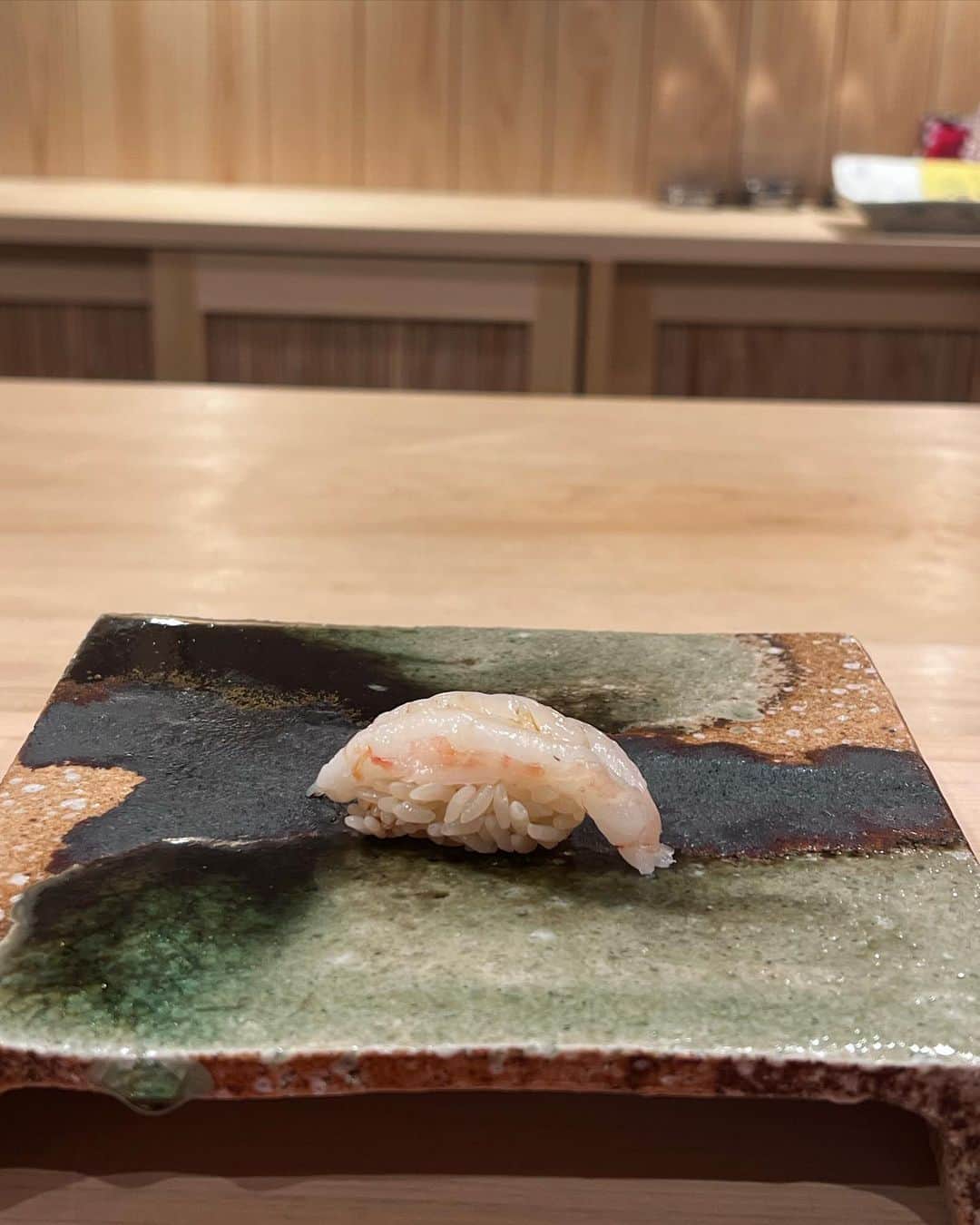 古川貴絵さんのインスタグラム写真 - (古川貴絵Instagram)「・ きょうの🍣✨期間限定ボブです☺️ お昼からお寿司しあわせでした♡♡ あきよのバースデーランチ🎂  💄 @lauramercier 15」5月16日 21時55分 - _kiegram