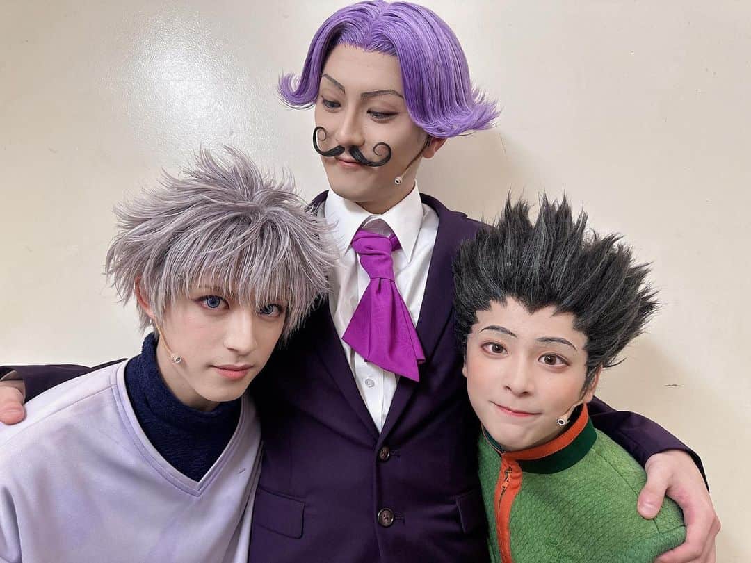 田鶴翔吾さんのインスタグラム写真 - (田鶴翔吾Instagram)「『HUNTER×HUNTER』THE STAGE  可愛いルーキー達と👨‍👦‍👦 本当に可愛い子達ですね。  #舞台ハンター #ゴン　 #キルア #サトツ #田鶴翔吾 #阿久津仁愛 #大友至恩」5月16日 21時58分 - shogo_taduru