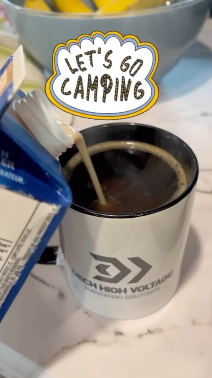 メーガン・デュアメルのインスタグラム：「Camping season has begun! And what better place to fill up your cooler then @naturescanada 🏕️   With the long weekend upon us, check out all the plant based camping essentials we picked up at our local Natures Emporium!   Enjoy s’mores by the campfire 🔥 and a refreshing Kombucha in the sun ☀️   My favourite is the late night lime @plantsnacks chips !!  We prepped beet pancake batter and blueberry balls before leaving, recipes can be found on my @lutzofgreens page and all ingredients from Natures Emporium!   What is your favourite plant based camping meal or snack?   #naturesemporium #longweekendcamping #plantbasedcampingessentials #naturesemporiumburlington #camping #familycamping」