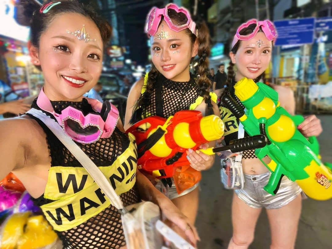 NOZOMIさんのインスタグラム写真 - (NOZOMIInstagram)「🔫💦💦  #thailand#pattaya#larniland#🇹🇭 #kohlarn#bankok#beach#trip」5月16日 22時04分 - nonn_0127_