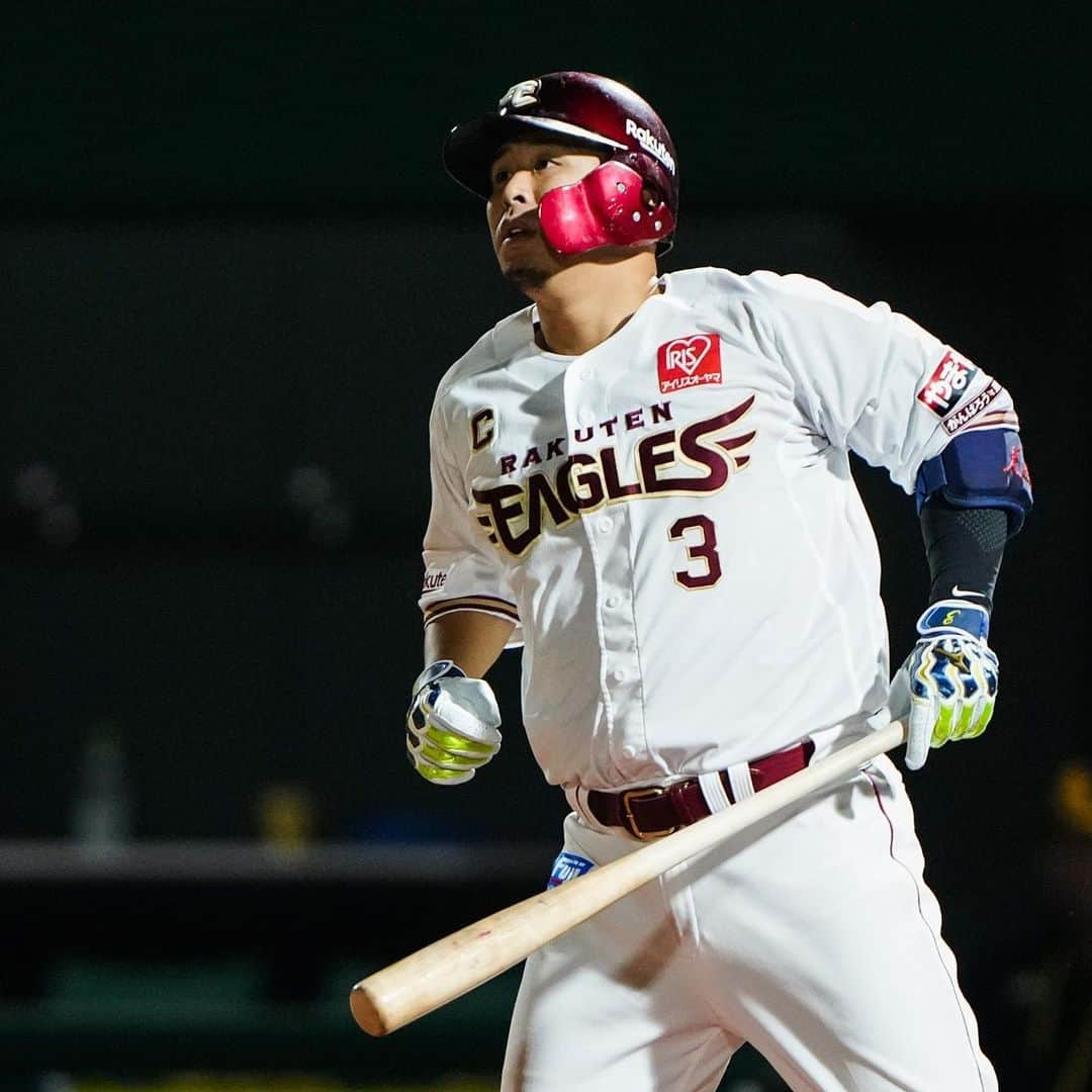 東北楽天ゴールデンイーグルスさんのインスタグラム写真 - (東北楽天ゴールデンイーグルスInstagram)「⚾️  ⚾️E 3-0 H⚾️ きたぎんボールパークでの初めての試合を快勝で飾る✨✨✨ 早川選手は7回124球7安打無失点5奪三振の快投で2勝目‼️ 8回は内選手、鈴木翔天選手、酒居選手の継投で無失点👍🏼 最後は松井裕樹選手が三者凡退で締めて6セーブ目‼️ 打っては山﨑選手が4回に先制の2号ソロ🔥 さらに7回には浅村選手が7号ソロを放つと 続くフランコ選手も5号ソロを放って大きな追加点💥💥  #鷲が掴む #rakuteneagles  #早川隆久 #山﨑剛 #鈴木翔天 #浅村栄斗 #マイケルフランコ #酒居知史  #松井裕樹 #炭谷銀仁朗  #きたぎんボールパーク」5月16日 22時12分 - rakuten_eagles