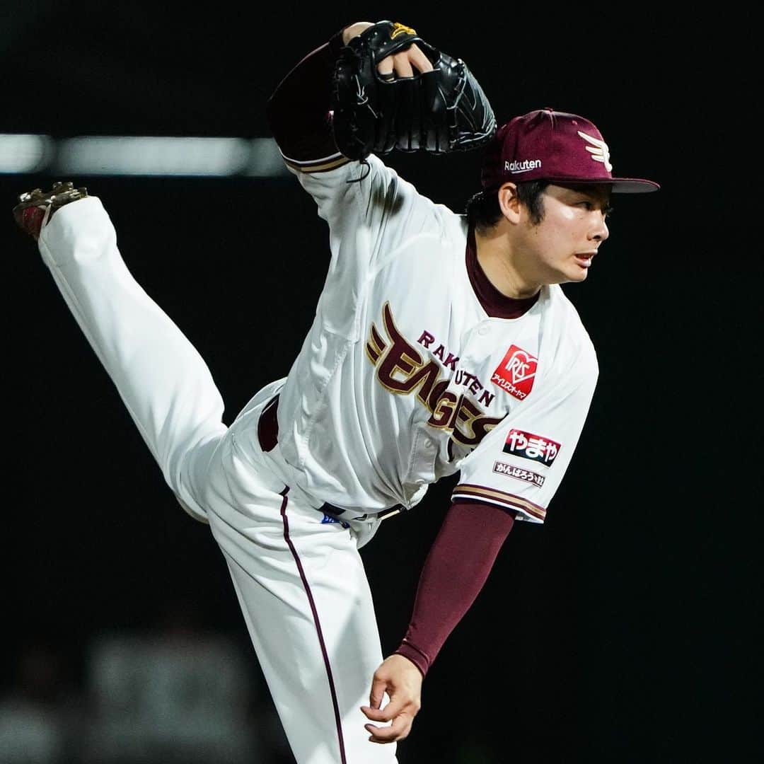 東北楽天ゴールデンイーグルスさんのインスタグラム写真 - (東北楽天ゴールデンイーグルスInstagram)「⚾️  ⚾️E 3-0 H⚾️ きたぎんボールパークでの初めての試合を快勝で飾る✨✨✨ 早川選手は7回124球7安打無失点5奪三振の快投で2勝目‼️ 8回は内選手、鈴木翔天選手、酒居選手の継投で無失点👍🏼 最後は松井裕樹選手が三者凡退で締めて6セーブ目‼️ 打っては山﨑選手が4回に先制の2号ソロ🔥 さらに7回には浅村選手が7号ソロを放つと 続くフランコ選手も5号ソロを放って大きな追加点💥💥  #鷲が掴む #rakuteneagles  #早川隆久 #山﨑剛 #鈴木翔天 #浅村栄斗 #マイケルフランコ #酒居知史  #松井裕樹 #炭谷銀仁朗  #きたぎんボールパーク」5月16日 22時12分 - rakuten_eagles