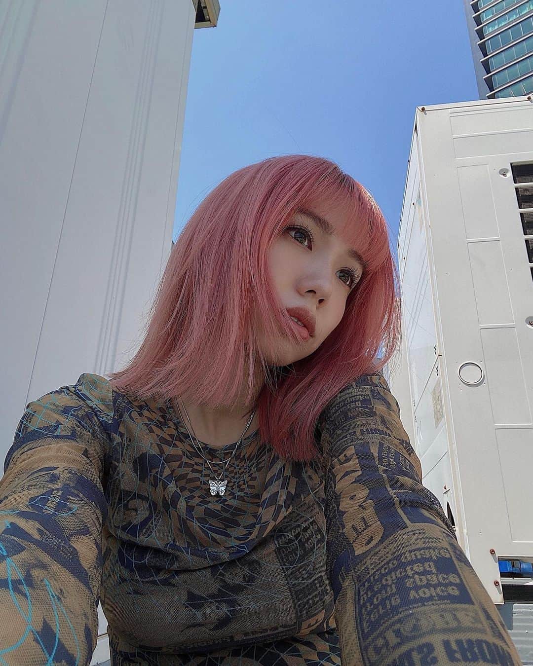 室原彩夏のインスタグラム：「ㅤㅤㅤㅤㅤㅤㅤㅤㅤㅤㅤㅤㅤ 🍊💖💕 ㅤㅤㅤㅤㅤㅤㅤㅤㅤㅤㅤㅤㅤ おpink😹 実際みるとオレンジのようなピンクのような☝🏻 あと久しぶりに前髪復活 ㅤㅤㅤㅤㅤㅤㅤㅤㅤㅤㅤㅤㅤ #pinkhair」