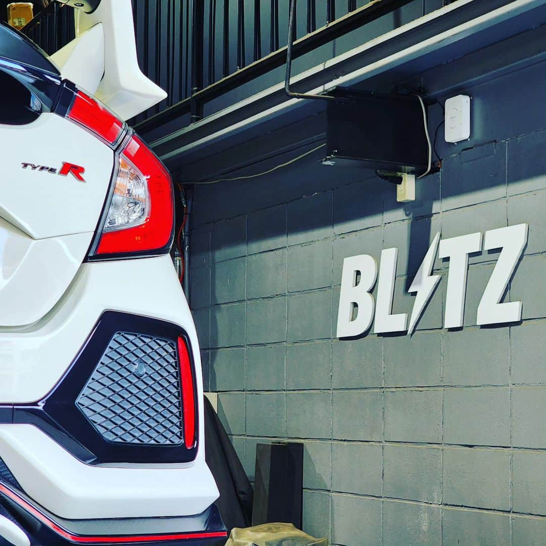 五味侑也さんのインスタグラム写真 - (五味侑也Instagram)「BLITZさんにお邪魔しました。  #blitz #civic #civictyper #car #jdm #fk8」5月16日 22時18分 - schumacher_gomi