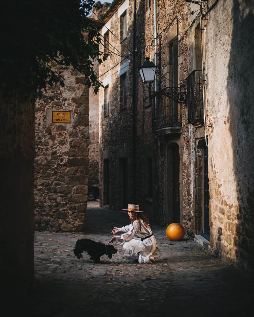 Linda Lomelinoのインスタグラム：「A collection of images from Photomorphosis workshop ✨   Thank you @yagobruna, @carolina_ferrer_, @adelasterfoodtextures, @micha.diot, @justine.robineau, @posing_forks, @traxler_julia, @ayambass, @ruthribeaucourt, @a.moment.in.thyme, @caterina_roma, @sassmatazz, @aurore.pelisson, @federicabarbaranelli  🤍🤍」
