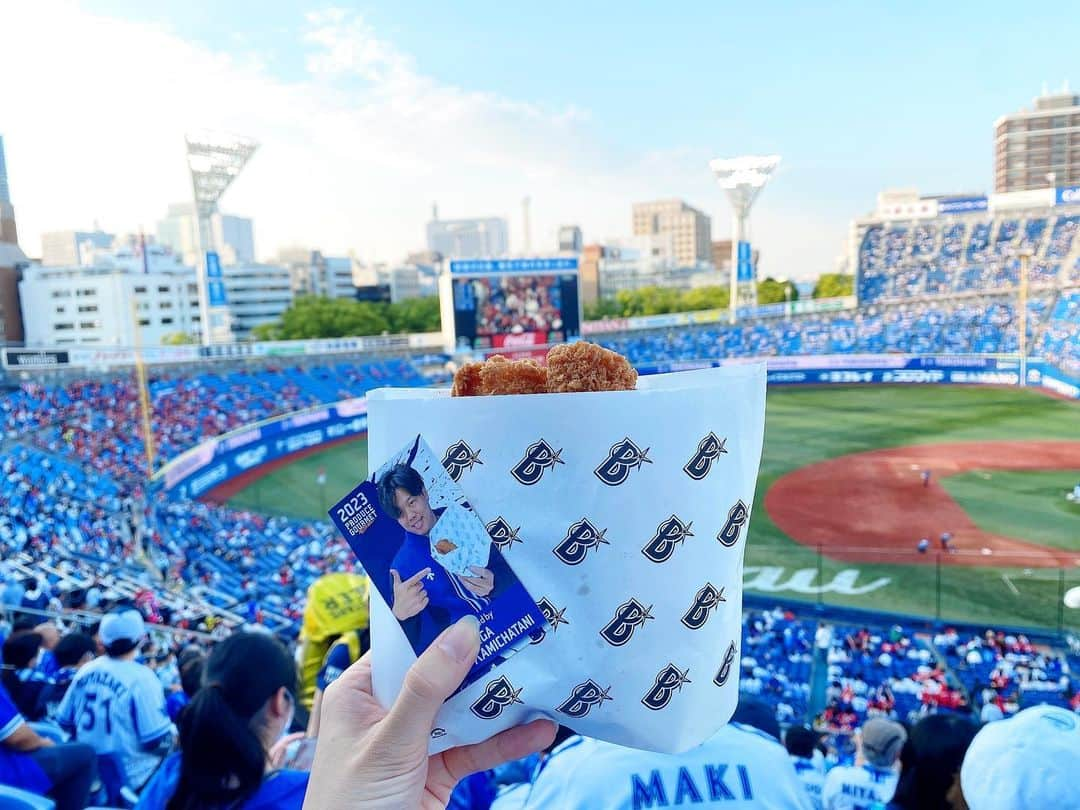 瀧脇笙古さんのインスタグラム写真 - (瀧脇笙古Instagram)「💙 #baystars 観戦 💙 ⁡ ⁡ ⁡ ⁡ 先発バウアー選手ずっと生で見たかったので早めに念願叶いました… ⁡ ⁡ ⁡ ホームラン2本出て、 後半追い上げてたけど 結果は惜しかったですねぇ〜 ⁡ ⁡ ⁡ 上茶谷選手の「スーパー梅梅うめ〜」 牧選手の「ホームランドーン！」 食べました🤤 ⁡ ⁡ ⁡ ⁡ ⁡ ⁡ #イコラブ」5月16日 22時32分 - takiwaki_shoko_