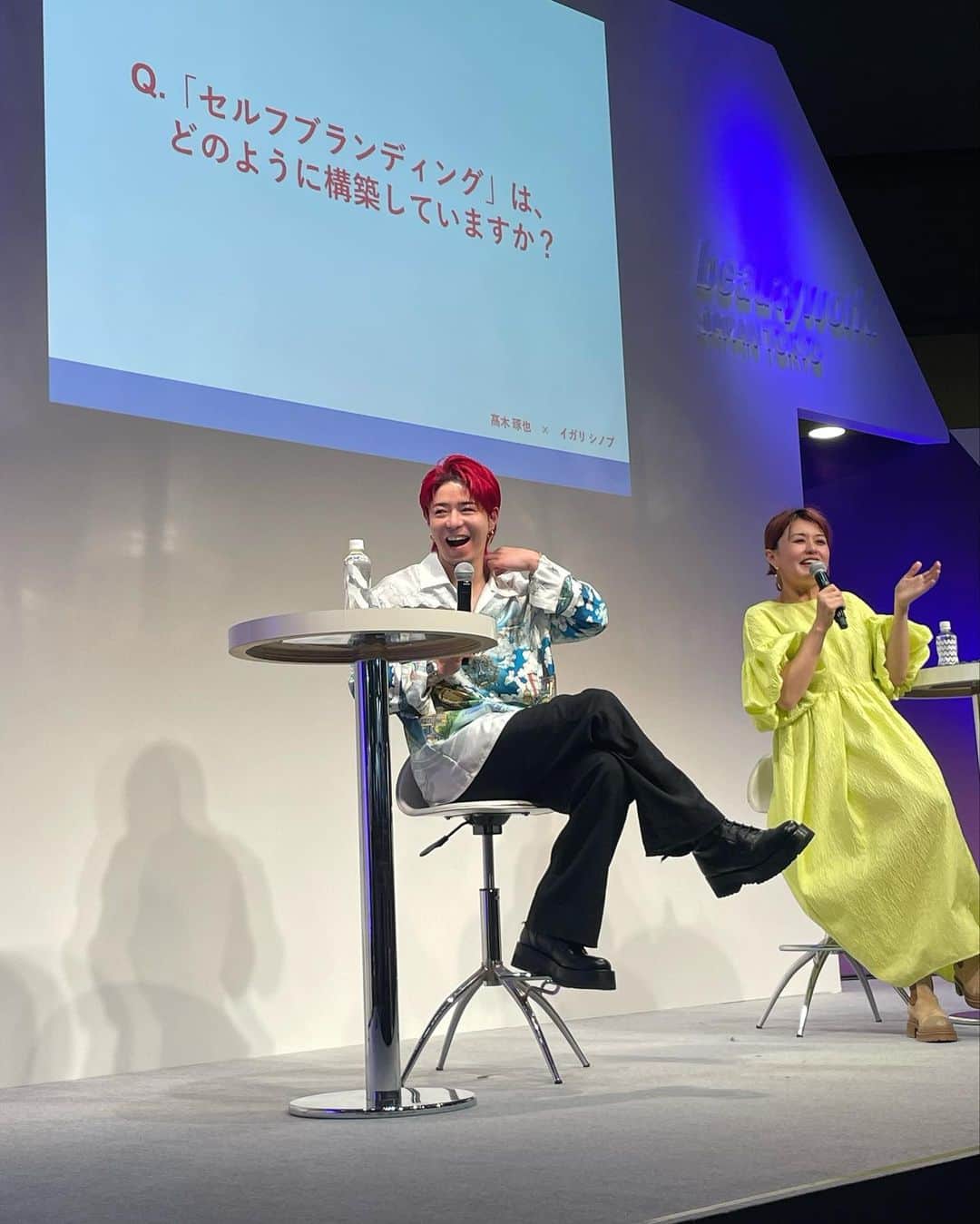 高木琢也さんのインスタグラム写真 - (高木琢也Instagram)「beautyworld JAPAN TOKYO🎤 足を運んでいただいた多くの方々ありがとうございました😋 イガリさん今日キレッキレだったよね🤣学び合ったわー！ どんどん美容は進化する。 何か一つ、キーワードに刺さってくれてると嬉しいっす🫡 #女性モード社  #イガリシノブ #OCEANTOKYO #ビューティーワールドジャパン」5月16日 22時43分 - takagi_ocean