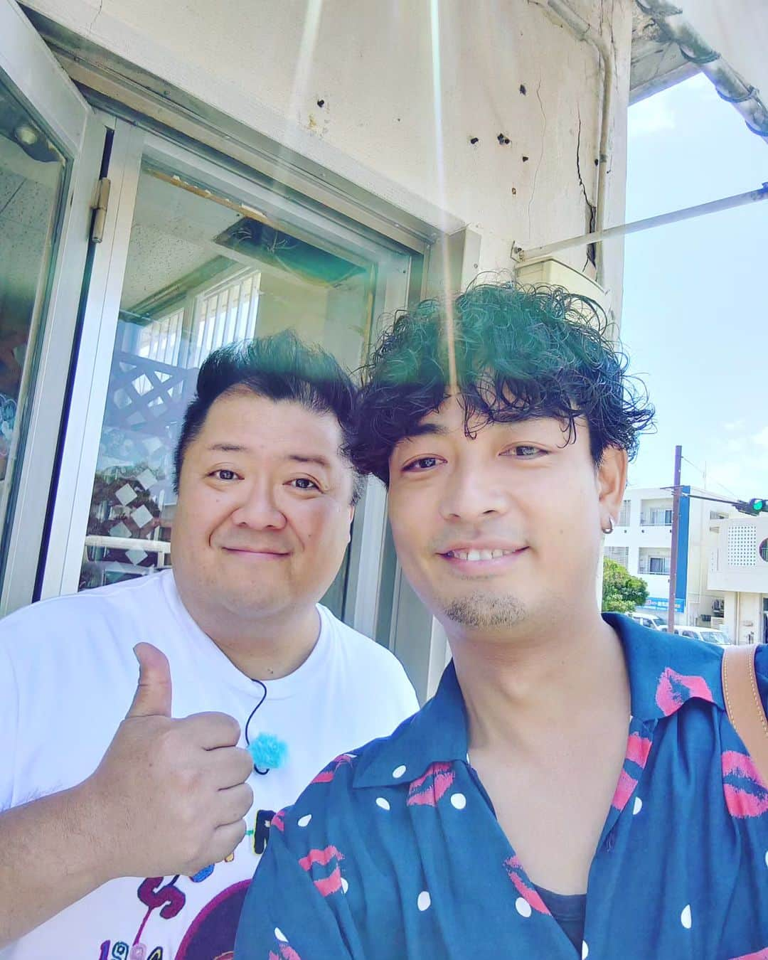 中村昌也さんのインスタグラム写真 - (中村昌也Instagram)「宮古島でロケクルー発見❕ 小杉さん😍 久しぶりの再会❕インスタ観て下さってるみたいで!! 宮古のバーも来て頂けるみたいで😍 再会に感謝❕ ヒーハー」5月16日 22時37分 - masaya_nakamura_official