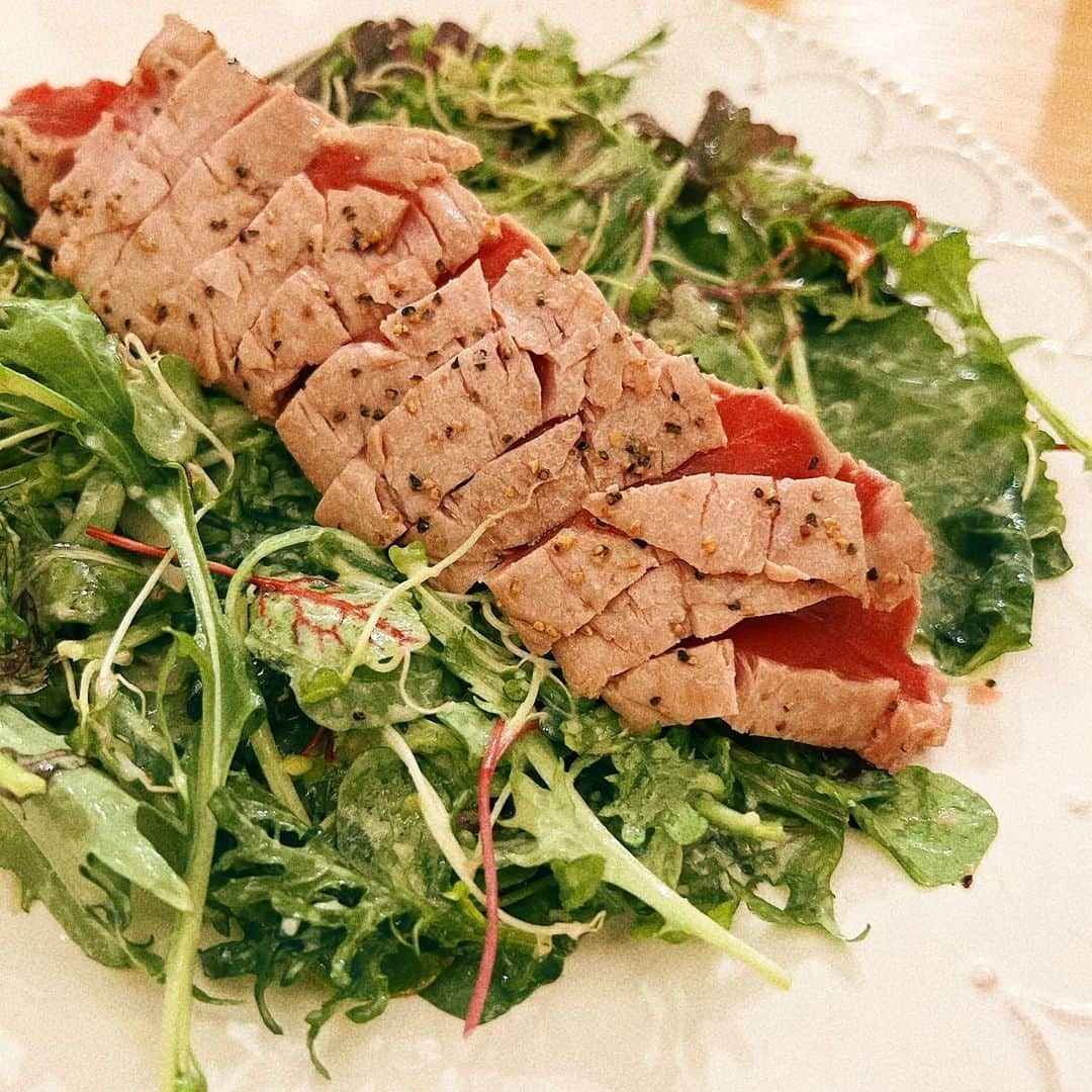 大貫勇輔さんのインスタグラム写真 - (大貫勇輔Instagram)「本マグロステーキのサラダ🥗 美味しくできたー❤️  #サラダすきな人と繋がりたい」5月16日 22時38分 - yusukeonuki_official