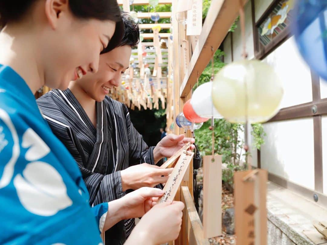 川越氷川神社さんのインスタグラム写真 - (川越氷川神社Instagram)「. 夏の祭事「川越氷川神社 縁むすび風鈴」  令和5年7月1日から9月3日まで開催します。  境内に飾られた1500個以上の江戸風鈴に願いごとを綴った木の短冊を結んでください。 大切な想いが風にのって神さまへ届き、お参りされた皆さまに良いご縁が運ばれますように。  #川越氷川神社 #縁むすび風鈴 #江戸風鈴 #願いごと短冊 #良縁祈願  #小江戸川越 #川越市 #川越 #kawagoe  #kawagoehikawashrine」5月16日 22時42分 - kawagoe_hikawa