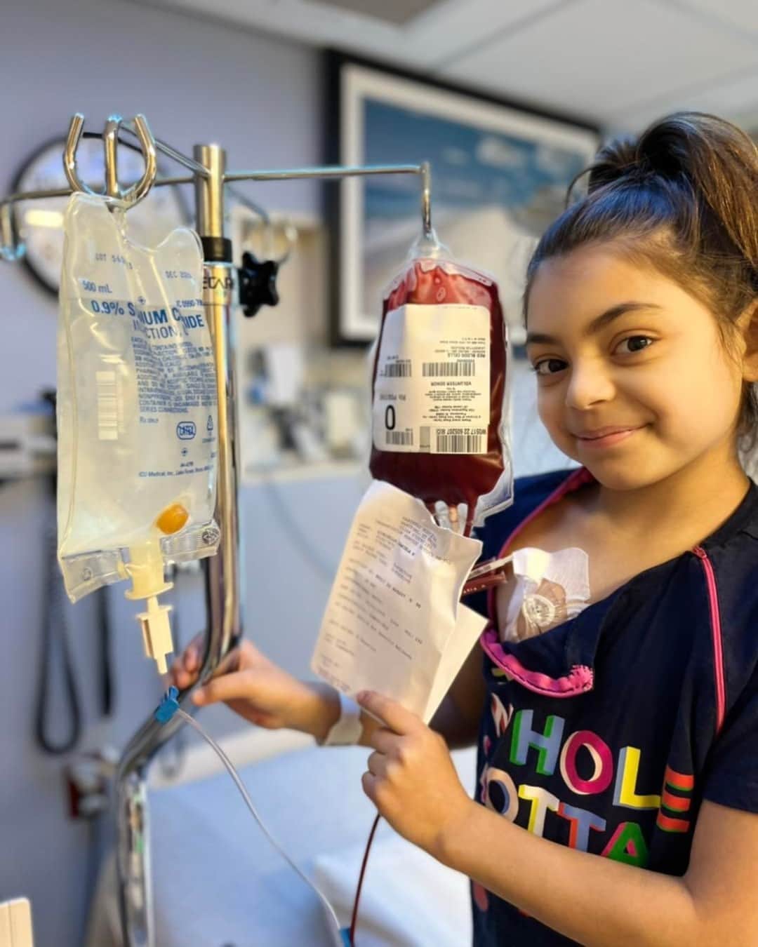 ネーブ・キャンベルのインスタグラム：「Daniela was born with beta thalassemia, a rare blood disorder that affects her ability to create healthy red blood cells. Every three weeks, she relies on blood transfusions to live and manage her symptoms. These blood transfusions are fondly referred to as Daniela’s “go-go juice" and are critical to her survival.  As a blood donor, you can help people like Daniela, and countless others who rely on regular blood transfusions to live, battle cancer and sickle cell disease, and recover from traumatic injuries.  Make an appointment to donate blood by tapping the link in our bio.  #DonateBlood #SaveLives #GiveMoreLife #RedCross」