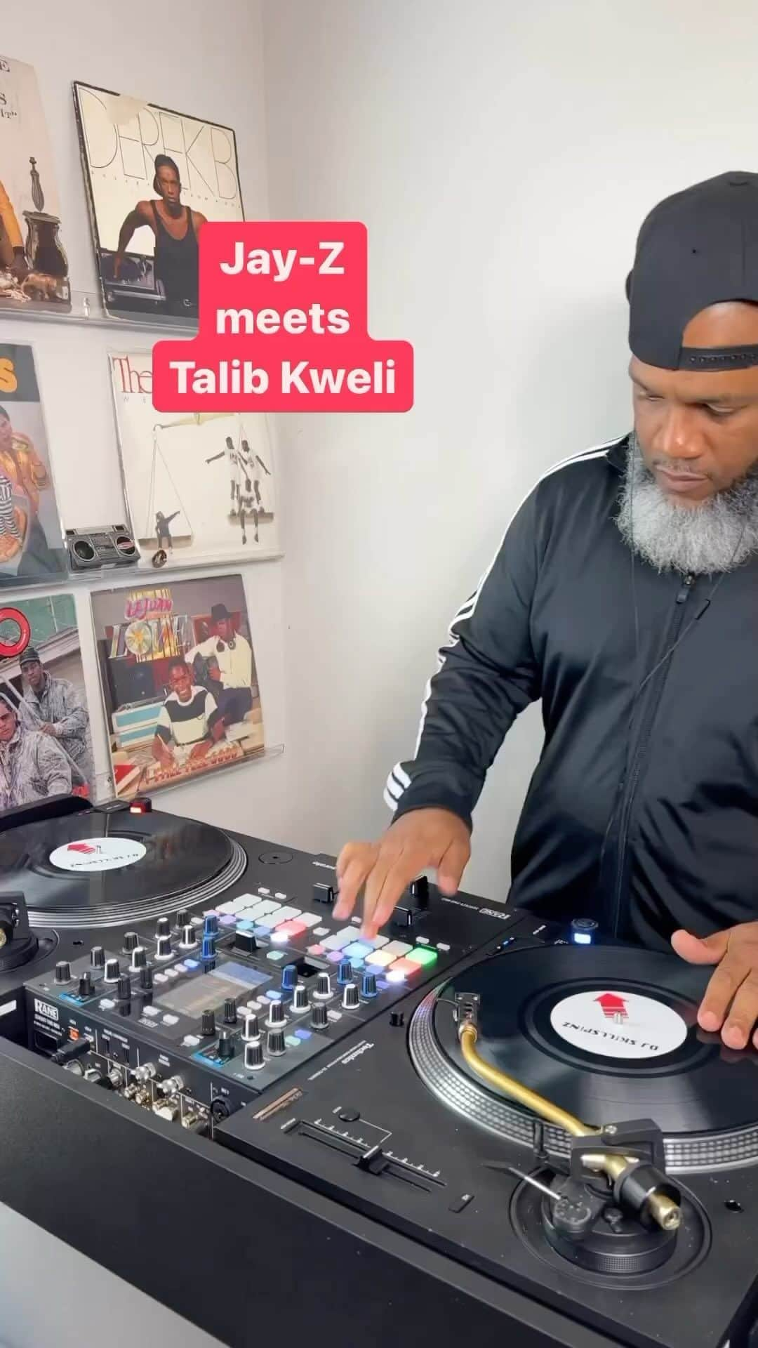 タリブ・クウェリのインスタグラム：「Yea this 🔥🔥🔥 we gonna have to work together one day sir... #liberation2 available at @hearluminary   Repost from @djskillspinz • #NoBiting🚫 Jay-Z meets Talib Kweli 💎  Checkout @talibkweli and @madlib new album #Liberation2 out now✊🏾💯💪🏾  #hardknocklifejayz #afterthesemessages #djskillspinz #thatjunkdope #themeetups」