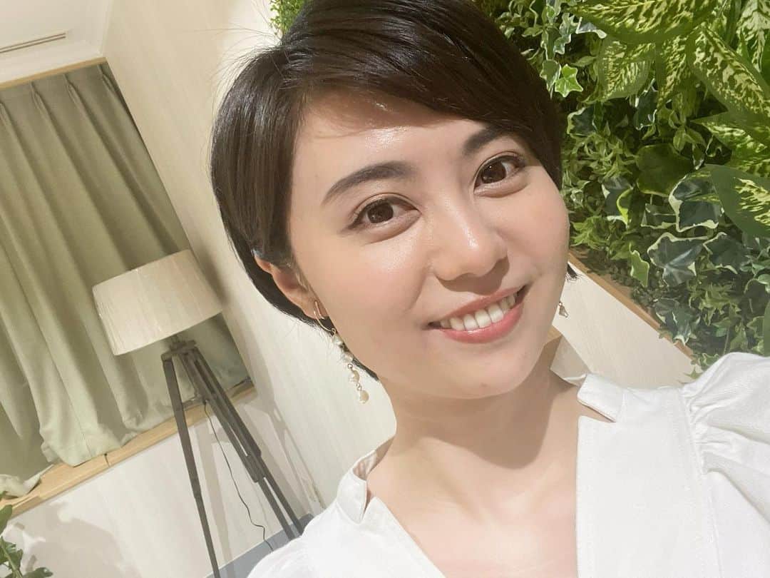 のインスタグラム：「・ 大学院の後、夜は対談のお仕事でした🌿  今夜もでしたが、最近、司会やモデレーターとしてのお仕事以外に、 インタビューしていただくことや、登壇者としてのお声がけをいただく機会が増えております🪴  メディア、企業、アカデミアなど様々な立場でお仕事させていただく中での私自身の仕事観、リーダーシップ観、コミュニケーション観について。  また、グローバル社会、ダイバーシティ＆インクルージョン、サステナビリティと、多岐にわたるテーマについてお話しさせていただきました。  急速に変化する混沌とした時代かもしれませんが、 いつでも内側を深掘りすることを大切にしたいです。  詳しくはまたご覧いただければと思いますので、その時にお知らせさせてください☺️🙏🏻✨」