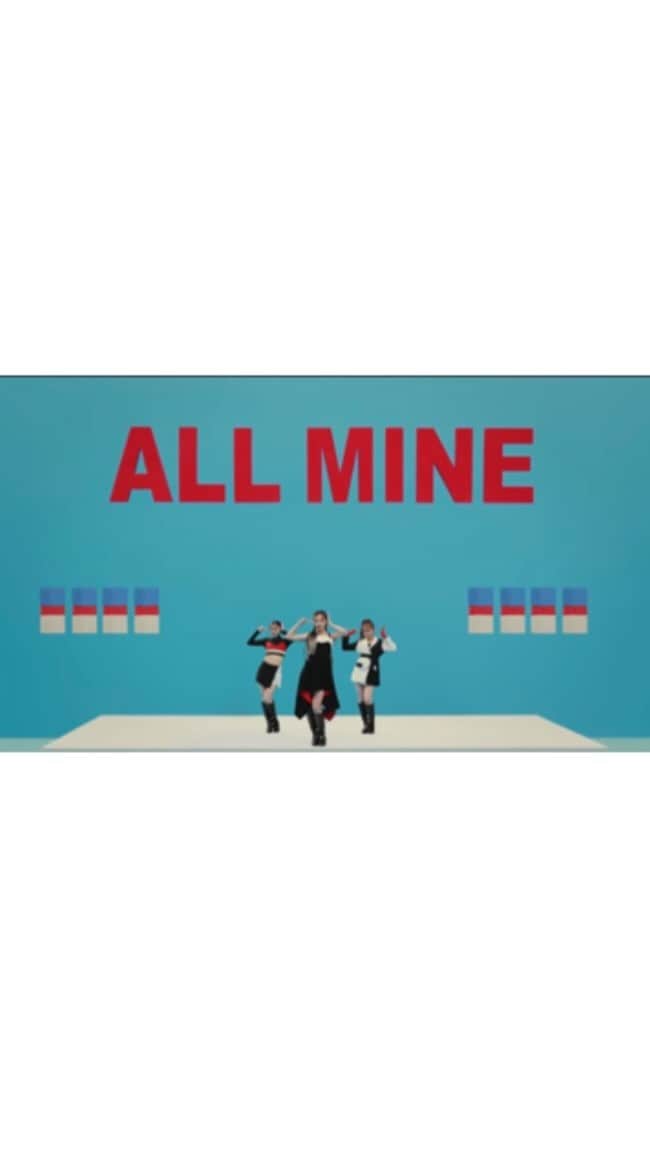 のインスタグラム：「iScreamさま 5/10 release『ALL MINE』 @iscream__official   Stylist▶︎ @kumikoyashiro  Hair&make-up▶︎ @sayaka.atoguchi  Hair&make-up assistant▶︎ @1129chan  @koki_0507_   ——————————— #hairmake #makeup #makeupartist #hairfashion #hairstylist #iscream #sayakaatoguchi #ヘアメイク #ヘアメイクアーティスト #メイクアップ #ヘアアレンジ #後口早弥香」